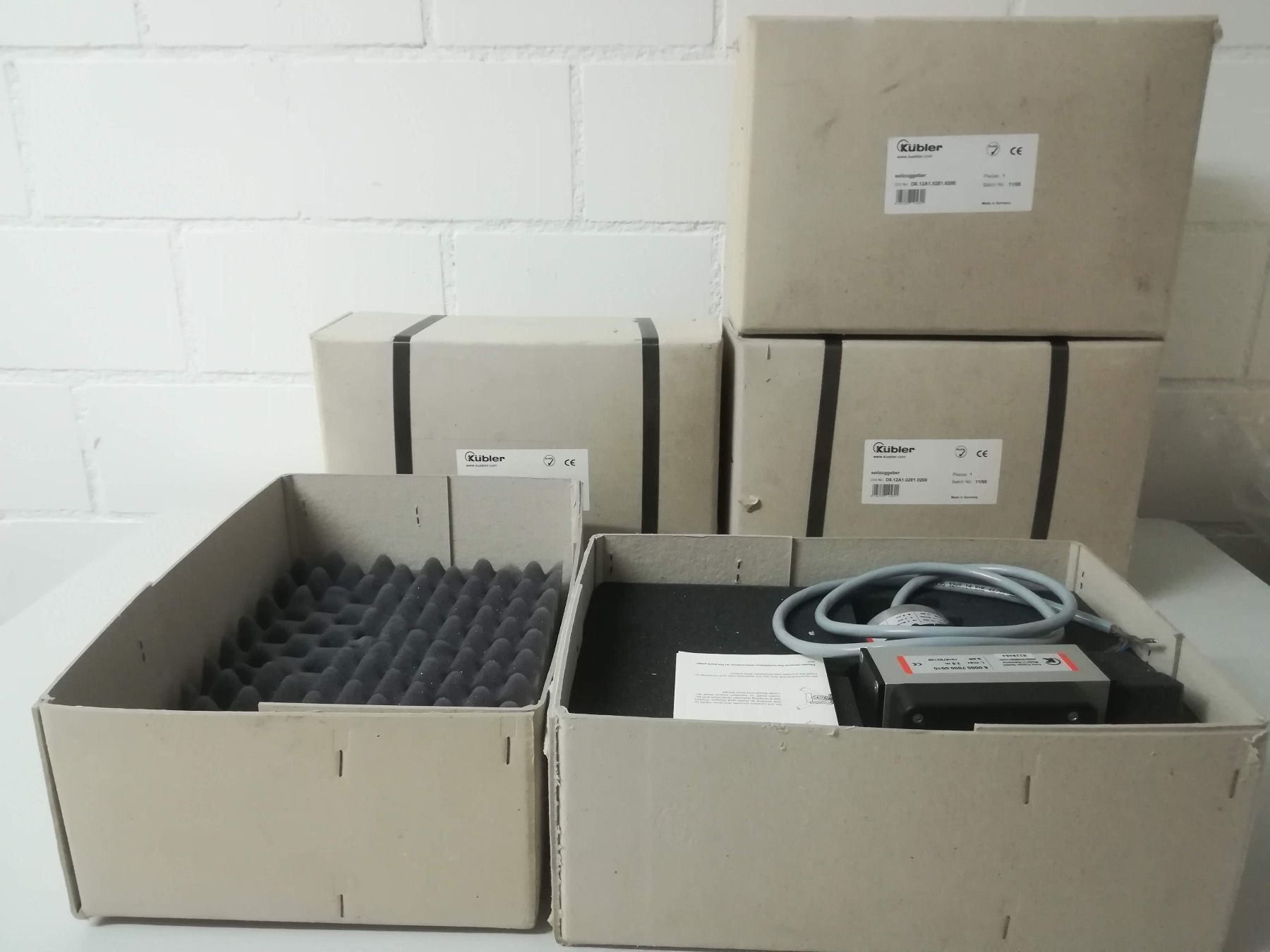 Altri prodotti elettronici: KÜBLER D8.12A1.2Z21.0200 Seilzuggeber – Nuovo (secondo la descrizione) da Grellingen venduto da ChaletZita 1