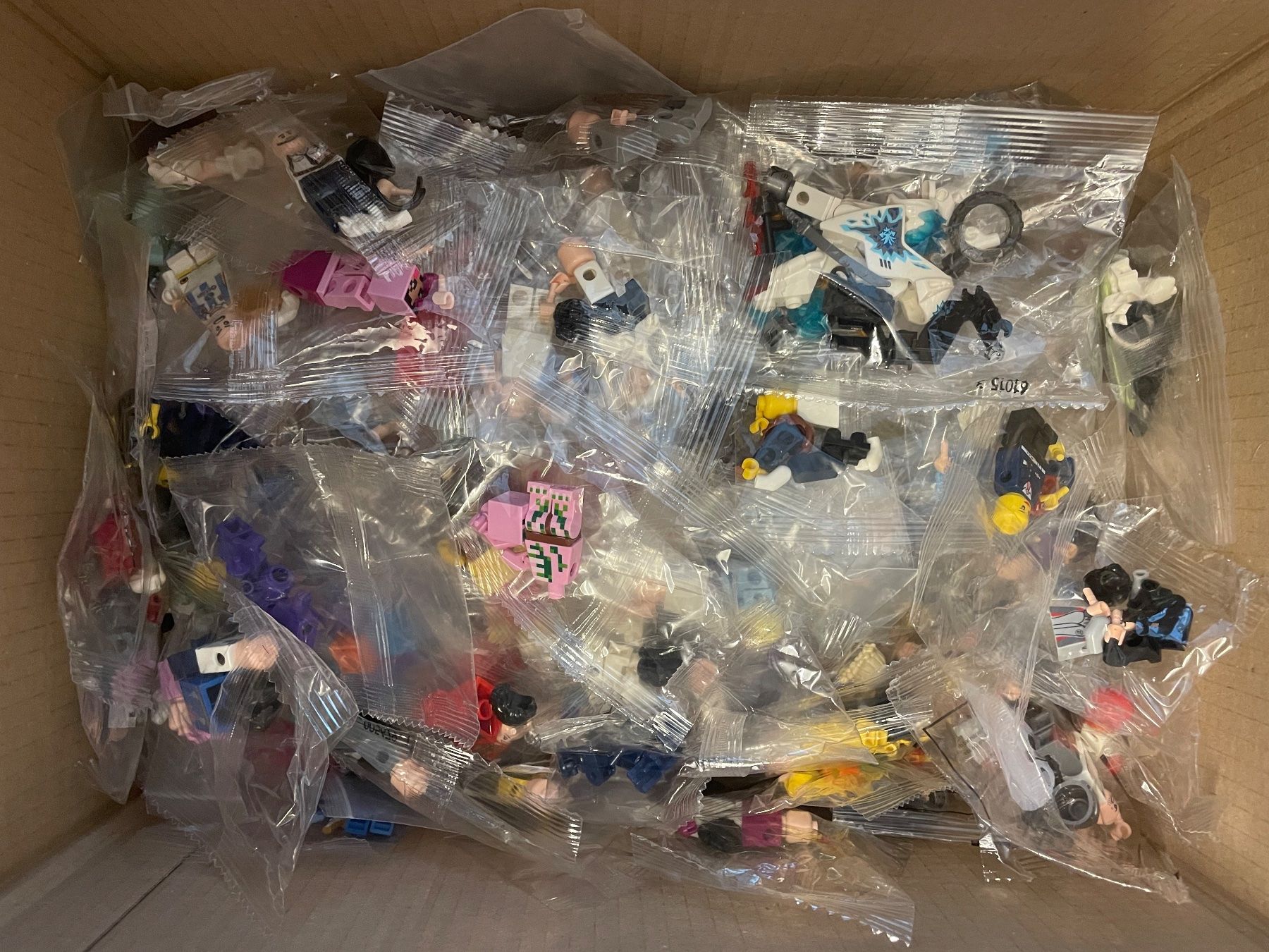 Jouets: Mini figurine / random selection – Neuf avec emballage d'origine à Lausanne par Mickk 5