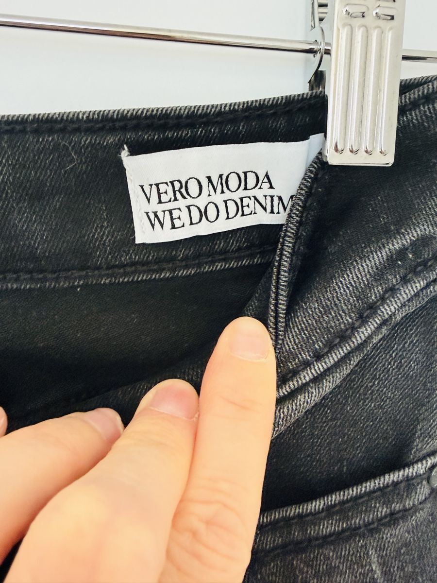 Vero Moda Jeans: Vero Moda Jeans  – Nuovo (secondo la descrizione) da Nottwil venduto da CandyCaty 2