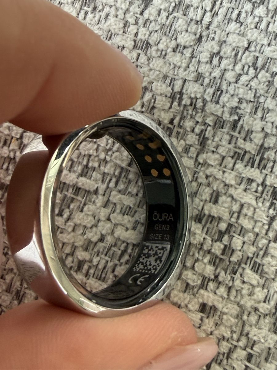 Oura Chargements: Gen 3 Oura Ring + Charger Size 13 – D'occasion à Feusisberg par DieJenny53 1