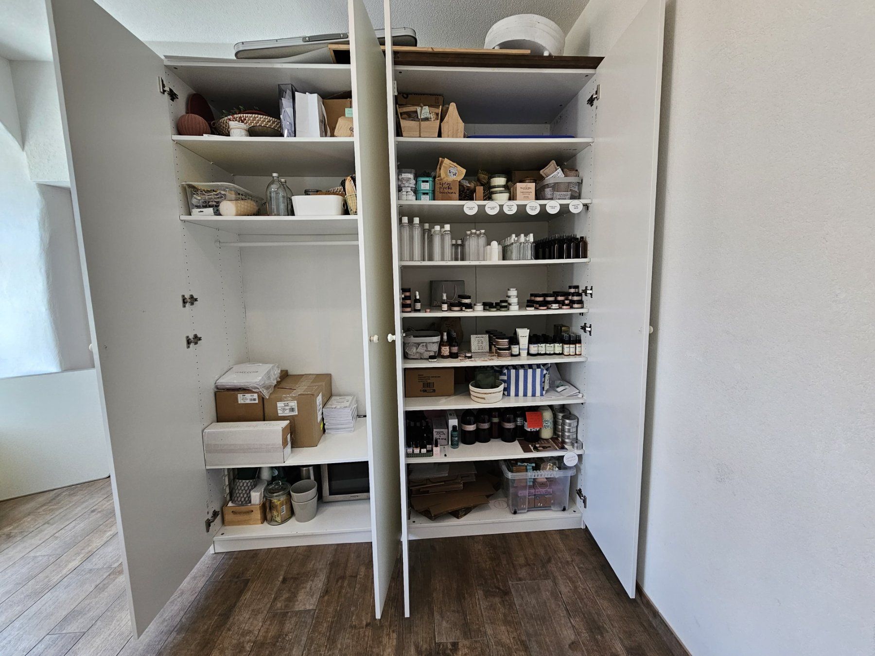Ikea Armadi: Armoire blanche 4 portes, meuble de rangement modulable e... – Usato da St-imier venduto da chr_7zhj 2
