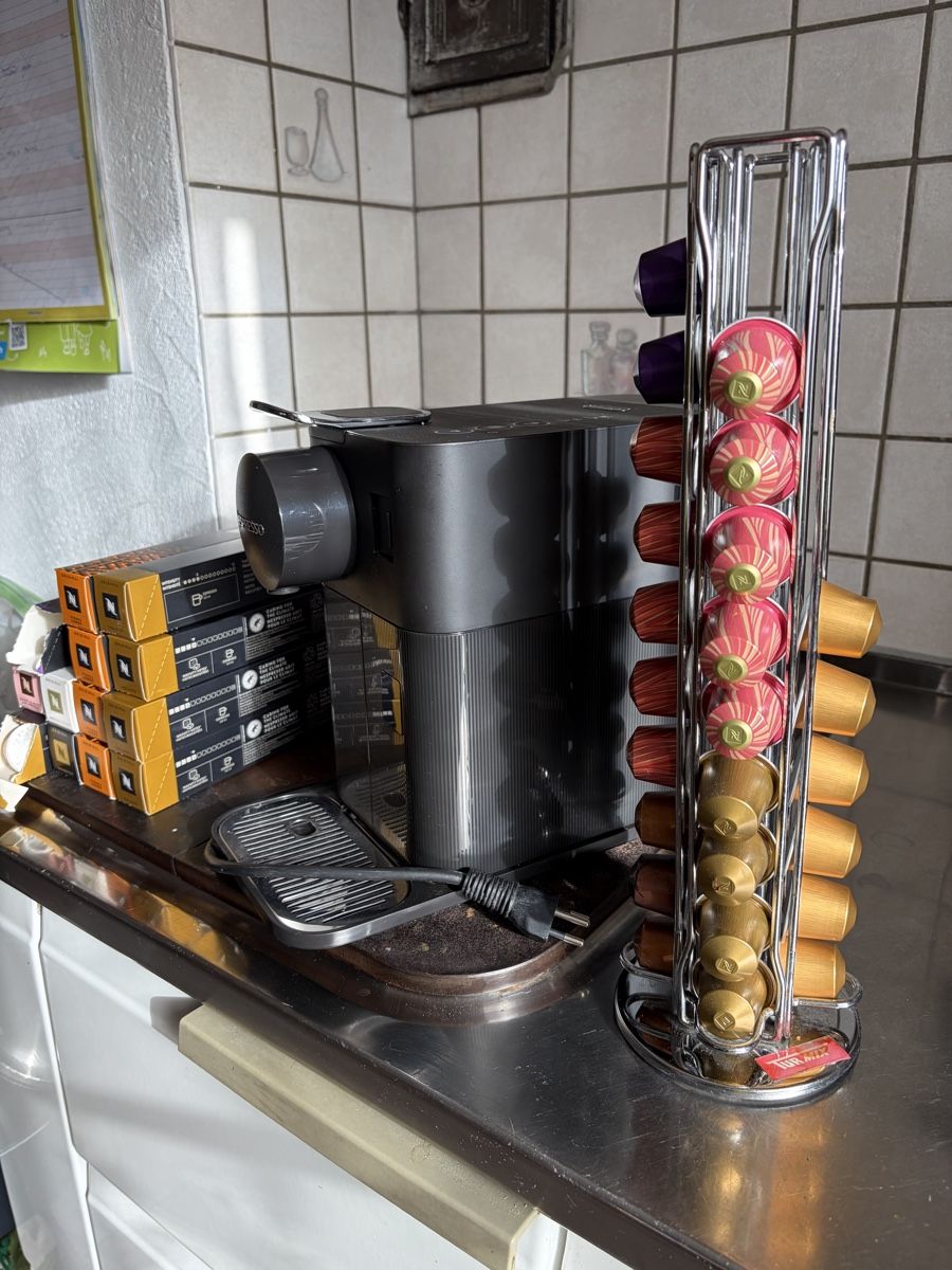 De'Longhi Kaffeemaschinen & Espressomaschinen: Nespresso Delonghi Kaffeemaschine – Gebraucht aus Hitzkirch von Asterix08 1