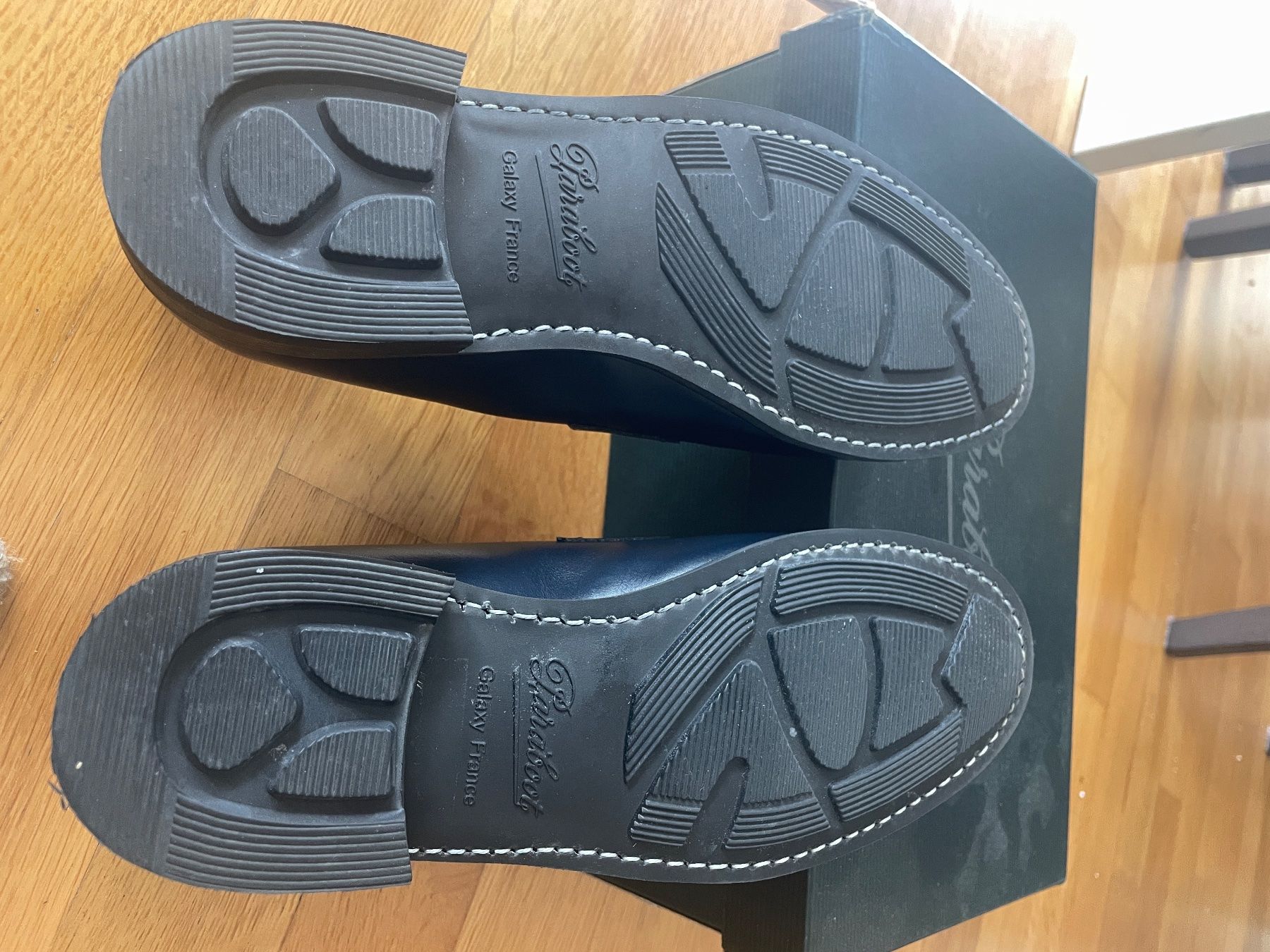 Paraboot Scarpe da uomo: Mocassin Paraboot Adonis-Galaxy - Marine Bleu pointure 40 – Nuovo e nell'imballaggio originale da La Tour-de-Trême venduto da Expresso-Racer 5