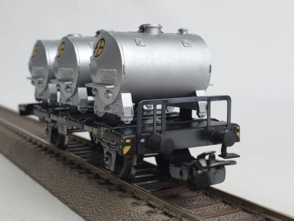 Märklin Modelleisenbahnen: Märklin 4520 DB Behältertragwagen "Bayer", Version: 1960 – Gebraucht aus Seon von voAllBah 3