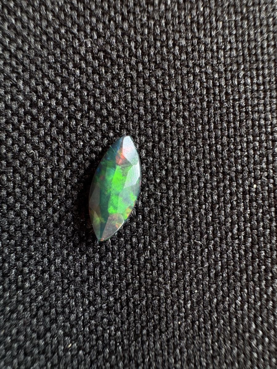 Edelsteine: Black Opal 0.9 ct – Neu und originalverpackt aus Wängi von Horus90 5