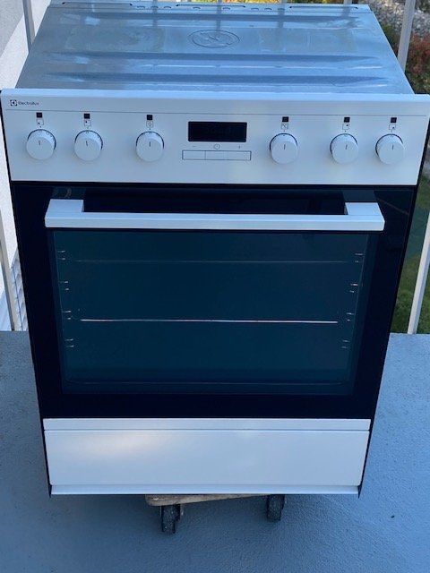 Electrolux Cucine: Electrolux EH7L4WE Einbauherd – Usato da Niederhasli venduto da Tigerproduct 3