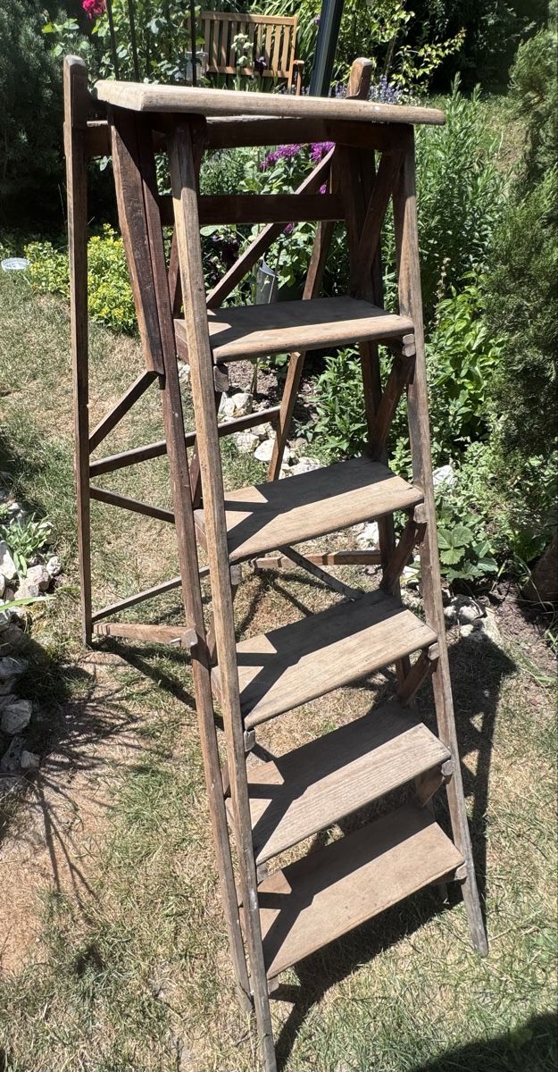 Toutes les décorations: Antike Holzleiter, 5 Sprossen – D'occasion à Magden par Ireg59