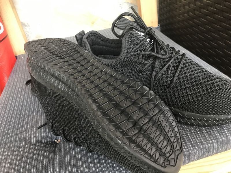 Scarpe per ragazzi: Junge neue Freizeitschuhe schwarz Damyuan 36 – Nuovo e nell'imballaggio originale da Bergdietikon venduto da antovale 1