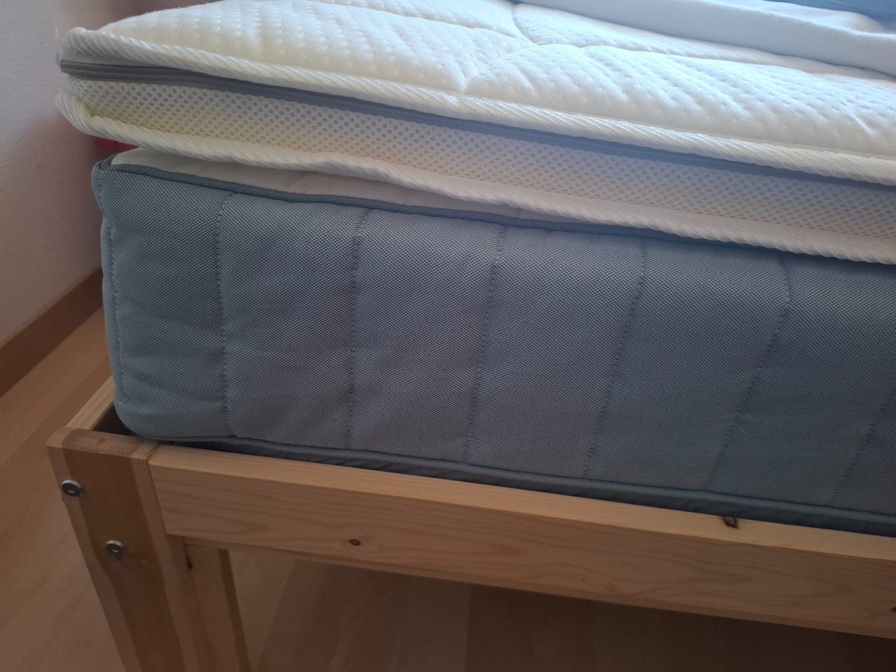Ikea Betten: Bed frame + mattress + top mattress – Gebraucht aus Zürich von cel_8kzw 1