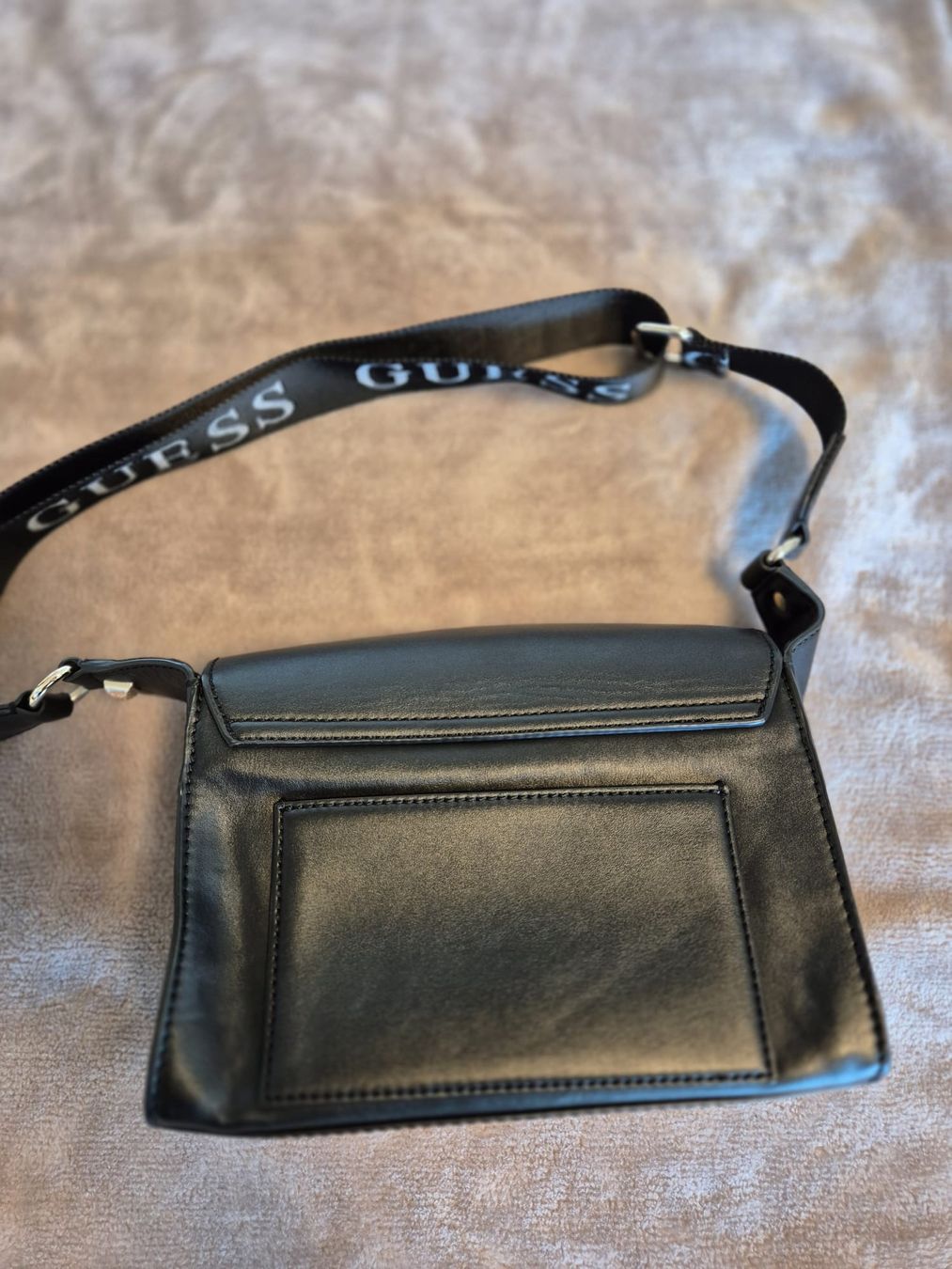 Guess Borse da donna: Schwarze Guess Handtasche – Usato da Brugg AG venduto da F_v_m 5