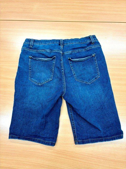C&A Jeans: Jeans Shorts, Grösse 44 – Usato da Gamsen venduto da Jessi_Booh 2