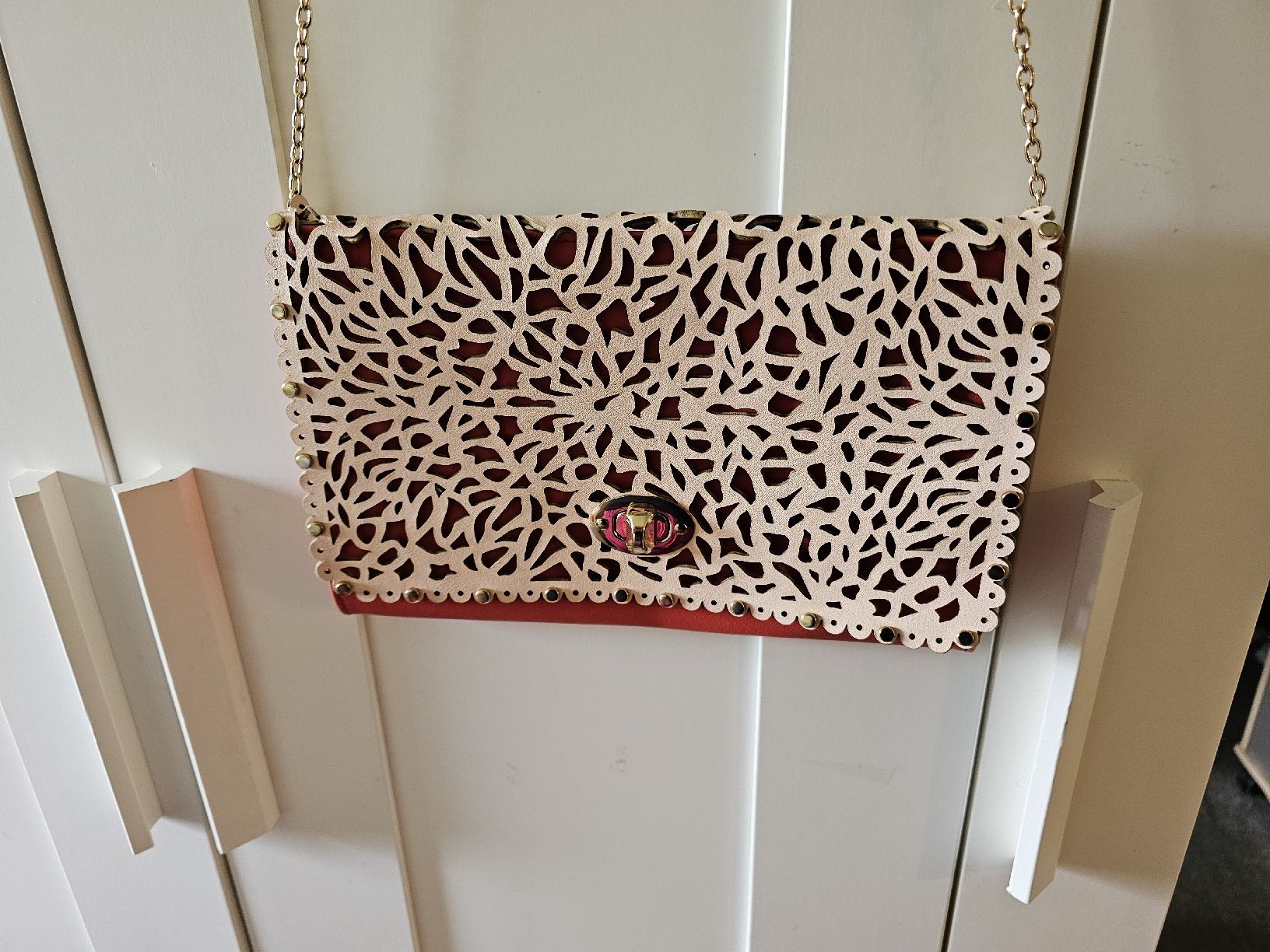 Borse da donna: Umhängetäschchen/Clutch mit Kette – Usato da Münchenbuchsee venduto da babilibern 3