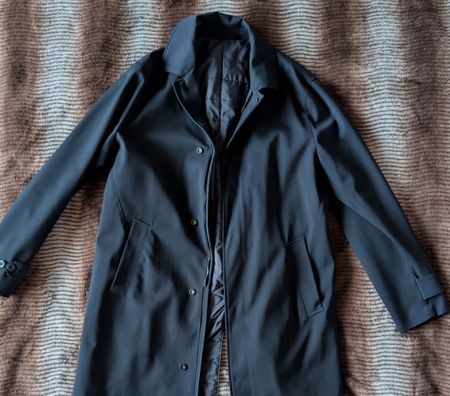 Massimo Dutti Funktions-Mantel – Wasserdicht & Stretch