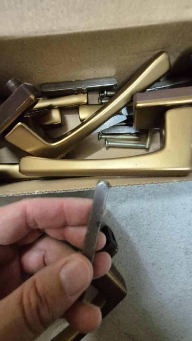 Finestre: Vintage Fenstergriffe, goldfarbe Messing – Usato da Lenzburg venduto da DobrzynM 1
