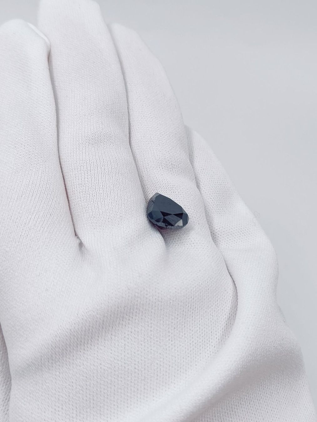 Pietre preziose: 1 SCHWARZER DIAMANT, 8.46 CT. – Usato da Luzern venduto da EdiGem 8