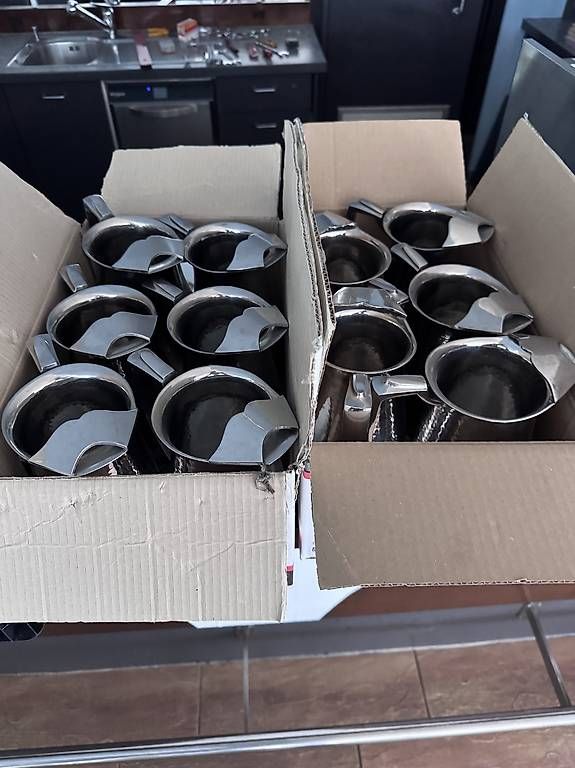 Set di piatti: Geschirr Kollektion  – Usato da Matten bei Interlaken venduto da Alpha810 3