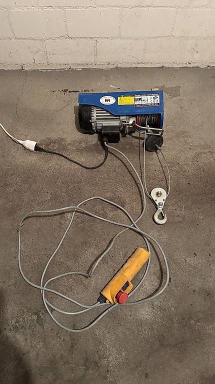 Altro per stoccaggio & trasporto: Elektrischer Seilzug – Usato da Fehraltorf venduto da Jose02 1