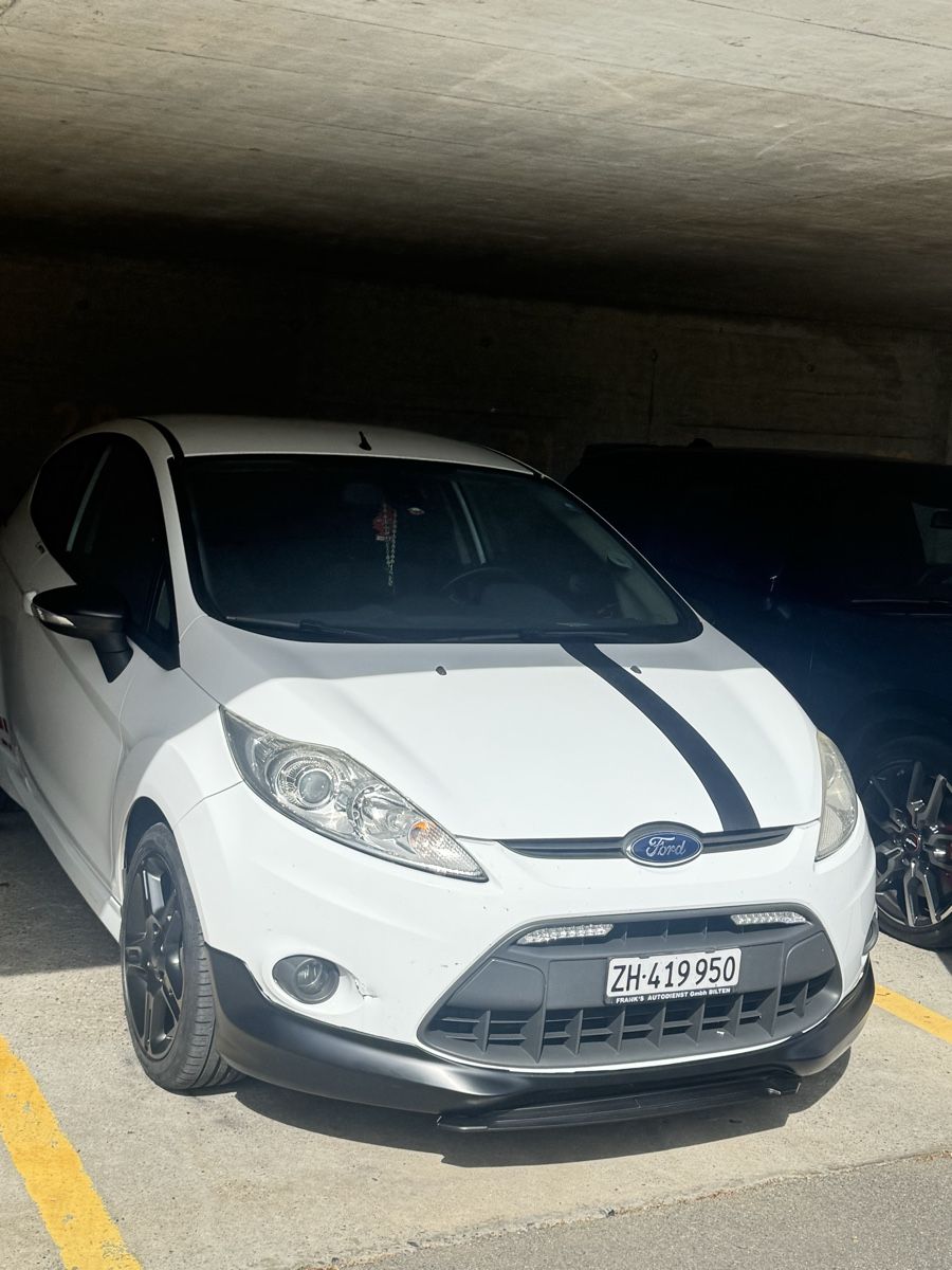Ford Automobili: Ford fiesta 1.6 i – Usato da Wetzikon ZH venduto da yuh_qz6d 1