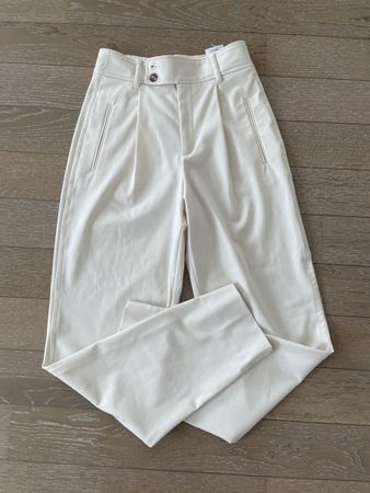 CLOSED Women's White Pants Summer Look!