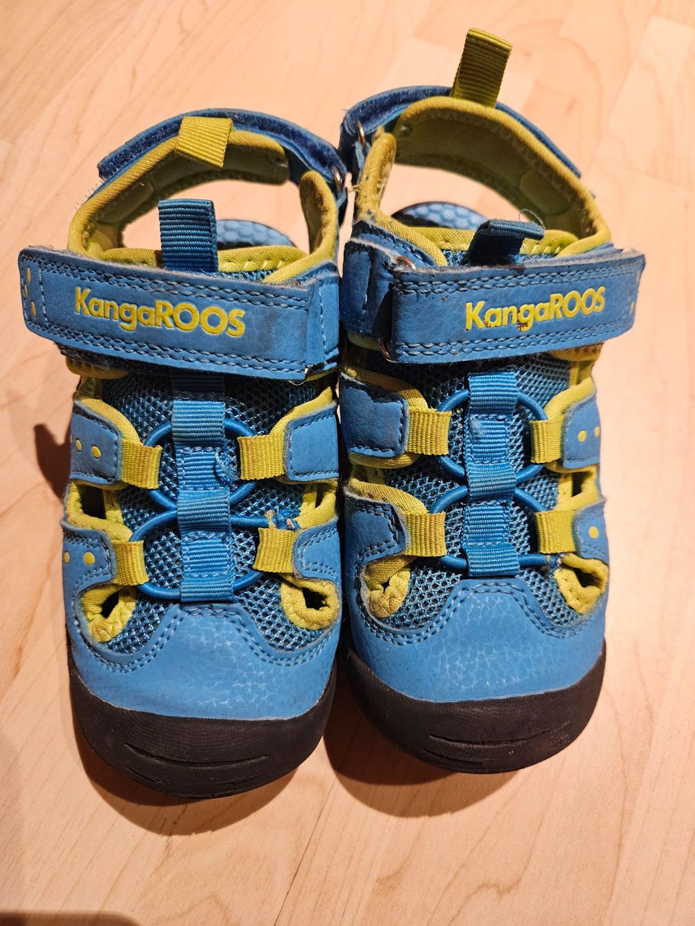Scarpe per ragazzi: Kinder Sandalen gr 28 – Usato da Ennenda venduto da eel_ts7s