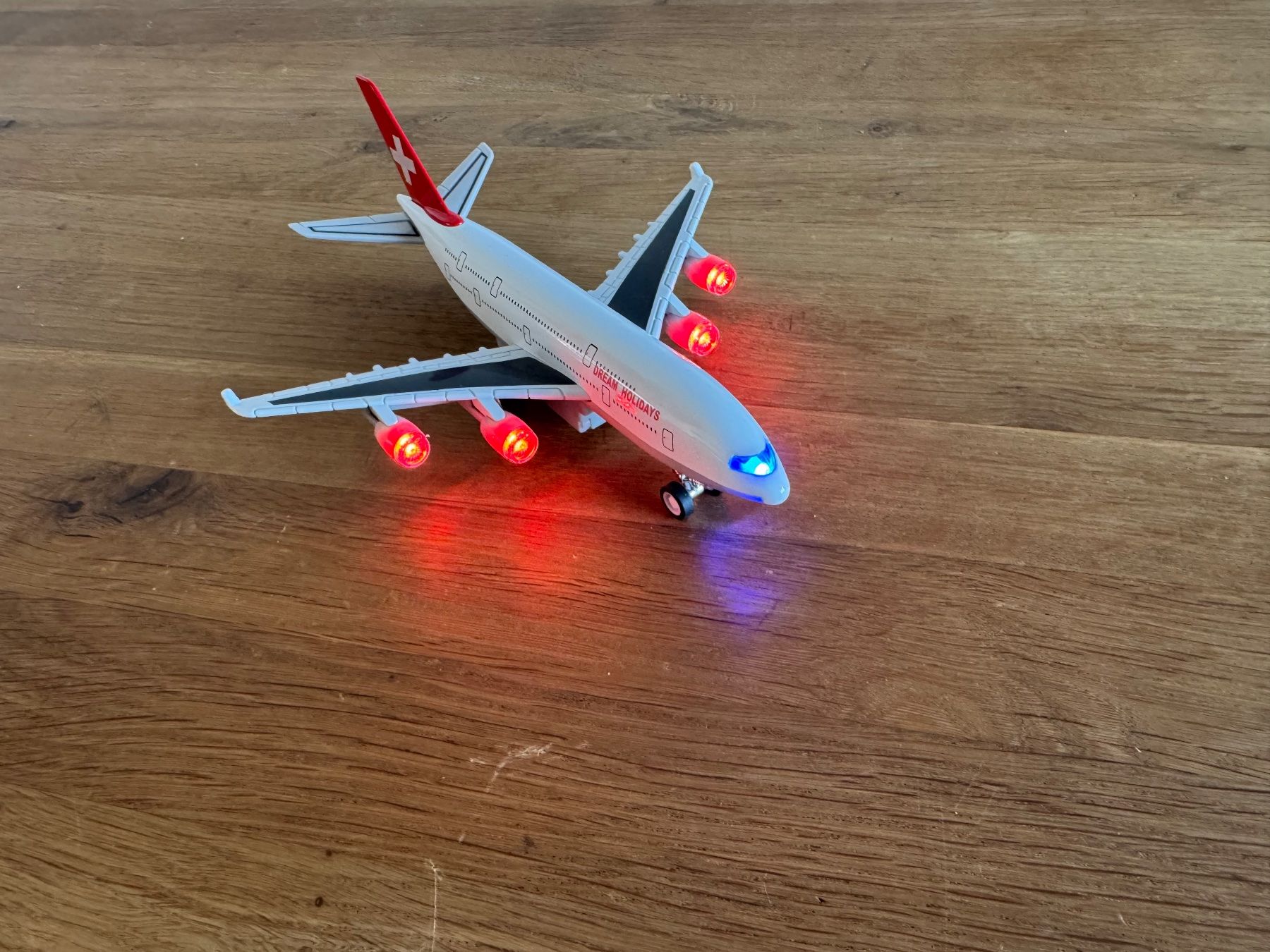 Spielzeuge: Flugzeug A380 mit Licht & Sound – Gebraucht aus Frauenfeld von lind11 4