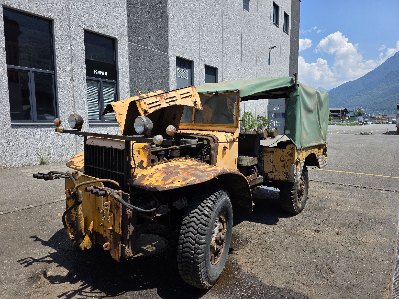 Dodge Autos: DODGE WC 0.75 – D'occasion à Cadenazzo par LuismacchineSagl 2