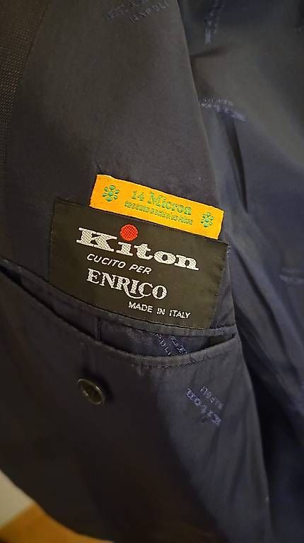 Vestes: Kiton Veston – D'occasion à Hausen AG par MM_FM 1