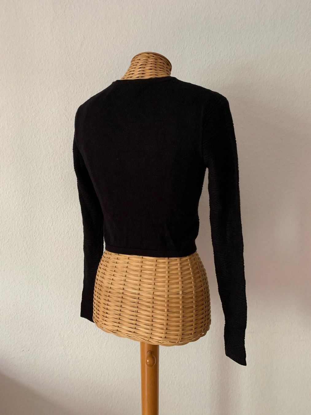 H&M Maglioni & Felpe: Cropped Pullover schwarz - S – Usato da Zürich venduto da Diazaio 2