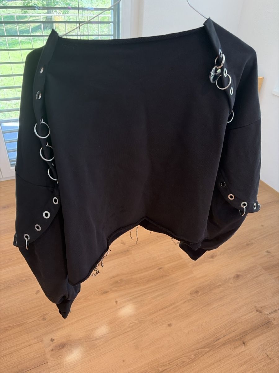 Diesel Maglioni & Felpe: Diesel Pullover schwarz mit Ringen Grösse S- M guter Zustand – Usato da Vorderthal venduto da Diethelm8853