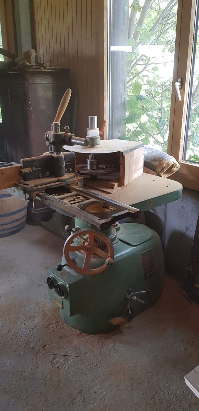 Tutte le macchine: Schlitz- Zapfen- Fräsmaschine – Usato da Andermatt venduto da YvZi24 1