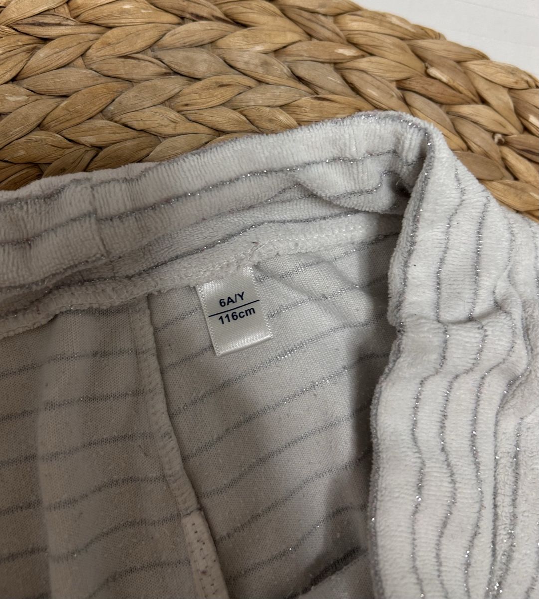Okaidi Pantalons: Pantalons rayures argentées taille 116cm  – D'occasion à Carouge GE par Emilynette 2