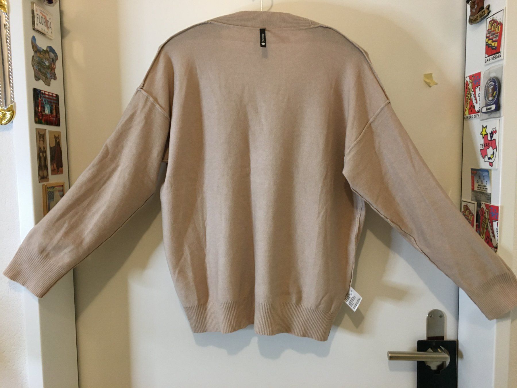Maglioni & Felpe: Damenpullover Gr.: L, schöne beige Farbe ,V-Ausschnitt, NEU – Nuovo e nell'imballaggio originale da Heerbrugg venduto da dwfg 2