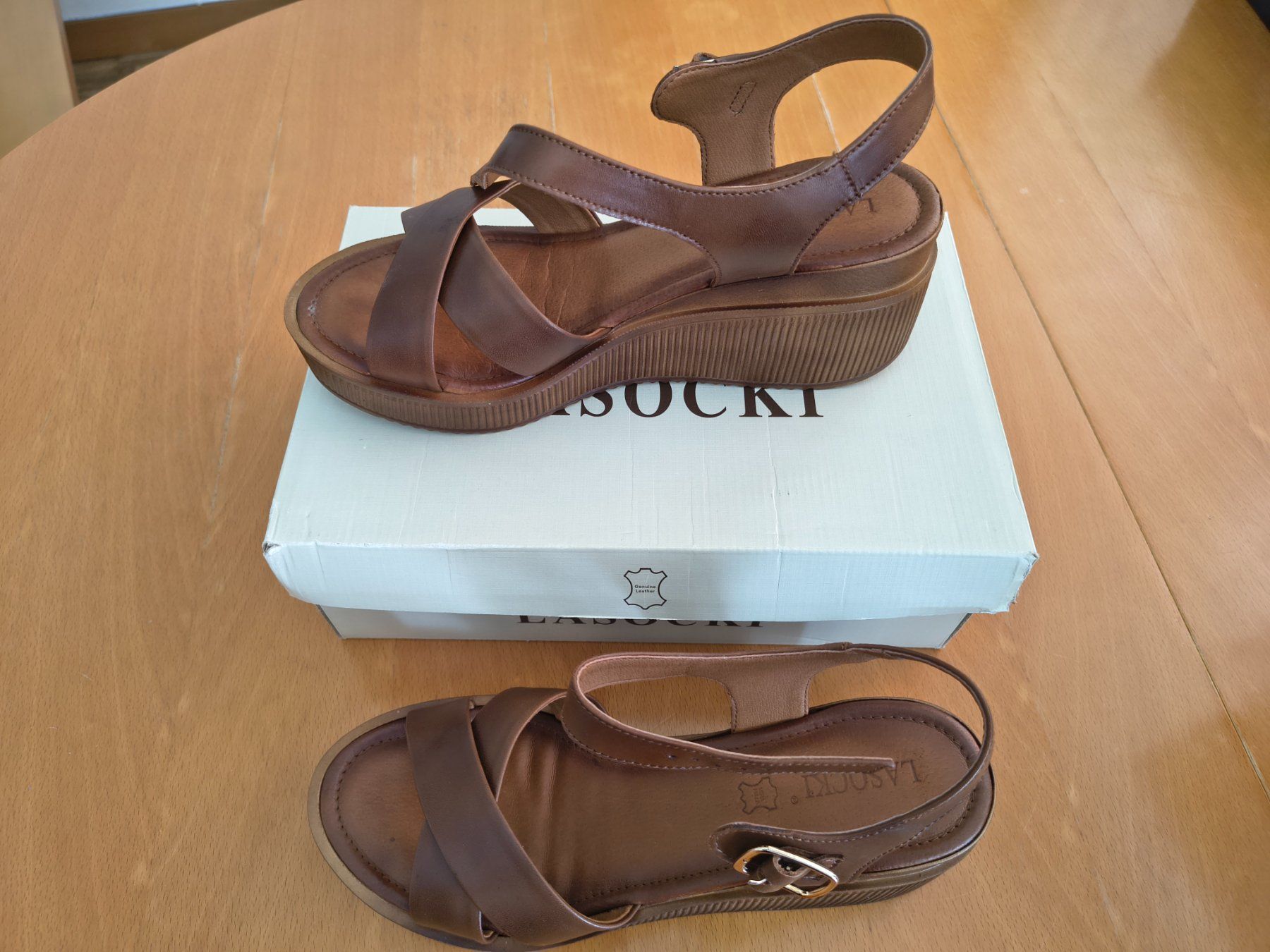 Scarpe da donna: La Socki Gr. 40 Leder, neu – Nuovo e nell'imballaggio originale da St. Gallen venduto da Ovi777