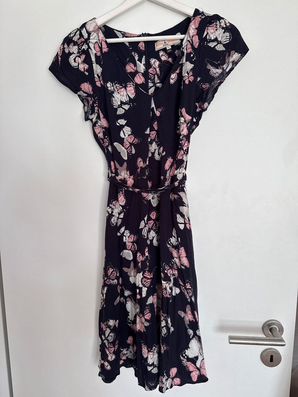Robes: Sommerkleid mit Schmetterlingen Gr.34-36 – D'occasion à Schönenwerd par d.chiara