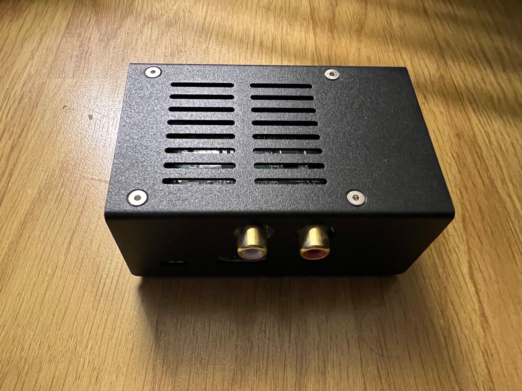 Raspberry Pi PC: Raspberry Pi 2 Model B + HiFiBerry DAC+ Metallgehäuse – Usato da Kehrsiten venduto da Schori8
