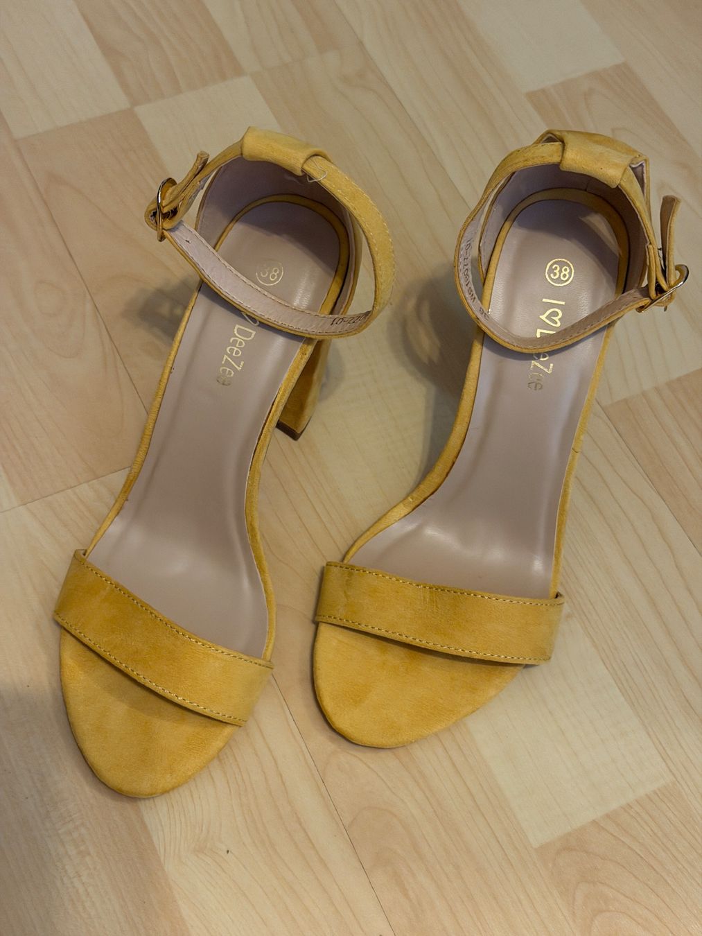 Dosenbach Damenschuhe: High Heels Senfgleb, Grösse 38 – Neu und originalverpackt aus Hochdorf von maj_869r