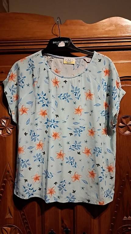 T-shirt: maglietta in seta 95% – Usato da Taverne venduto da SelenaR.