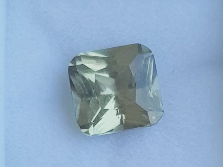 Edelsteine: Farbwechselnder Diaspor,Csarite – Gebraucht aus Wolhusen von toni079