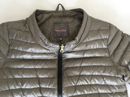 Duvetica Daunenmantel Gr. 36 in taupe