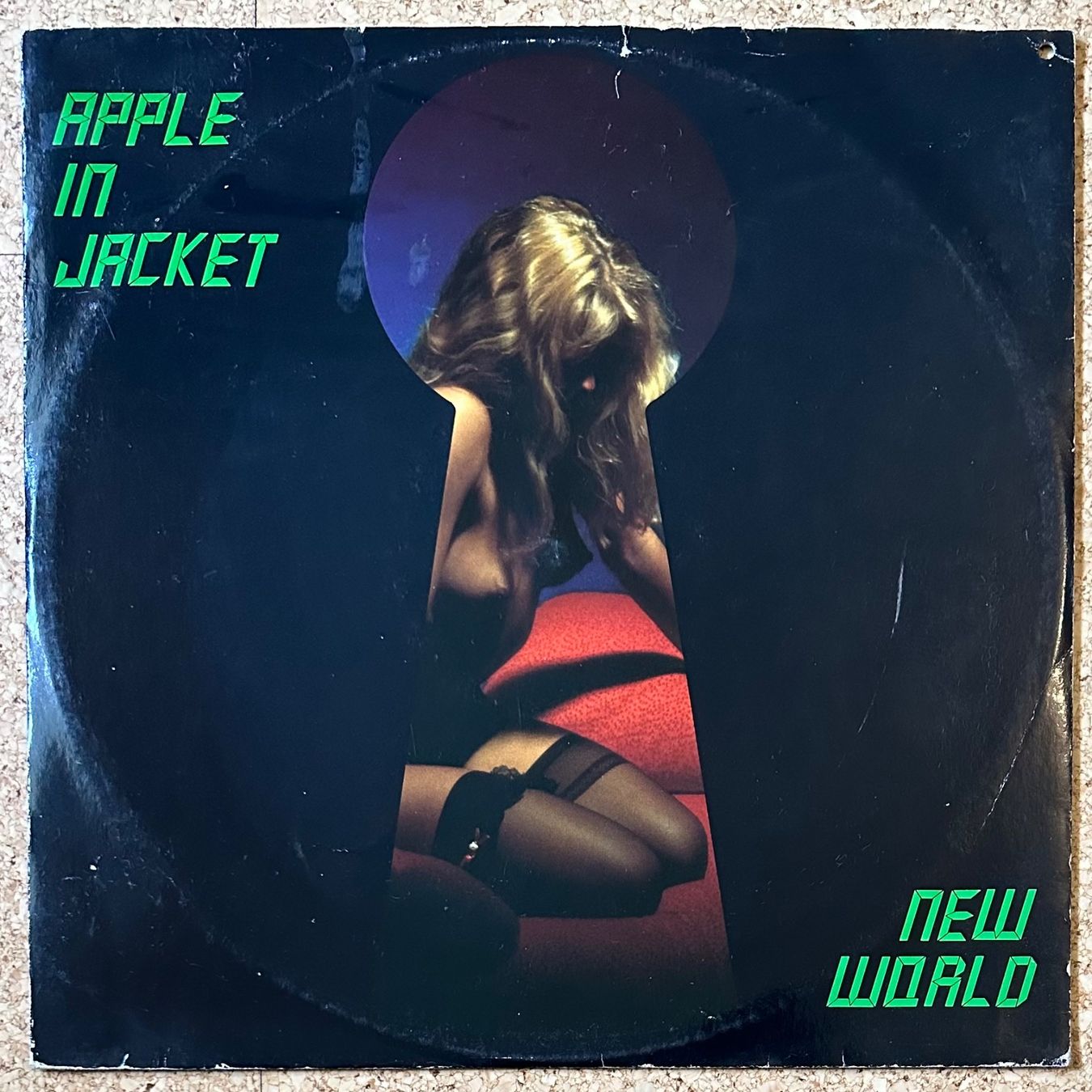 Schallplatten: MAXI - Apple In Jacket - New World – Gebraucht aus Breganzona von Onairda75