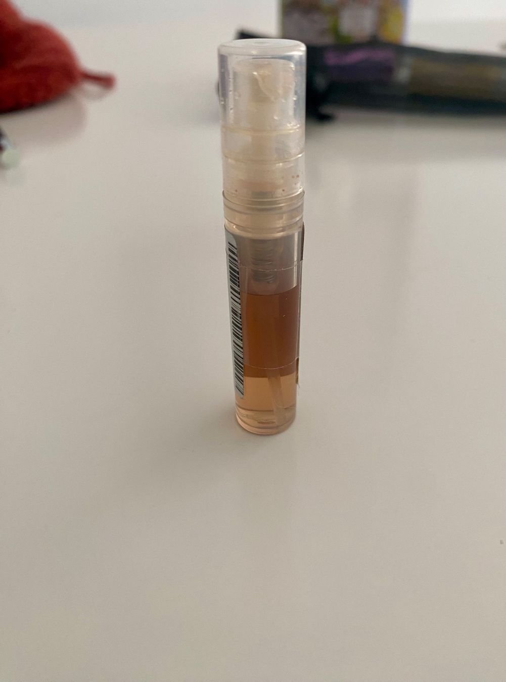 Van Cleef Parfums & Eau de Toilette: Oud Blanc Van Cleef & Arpels 1,5ml – D'occasion à Genève par inn_n9kf 1