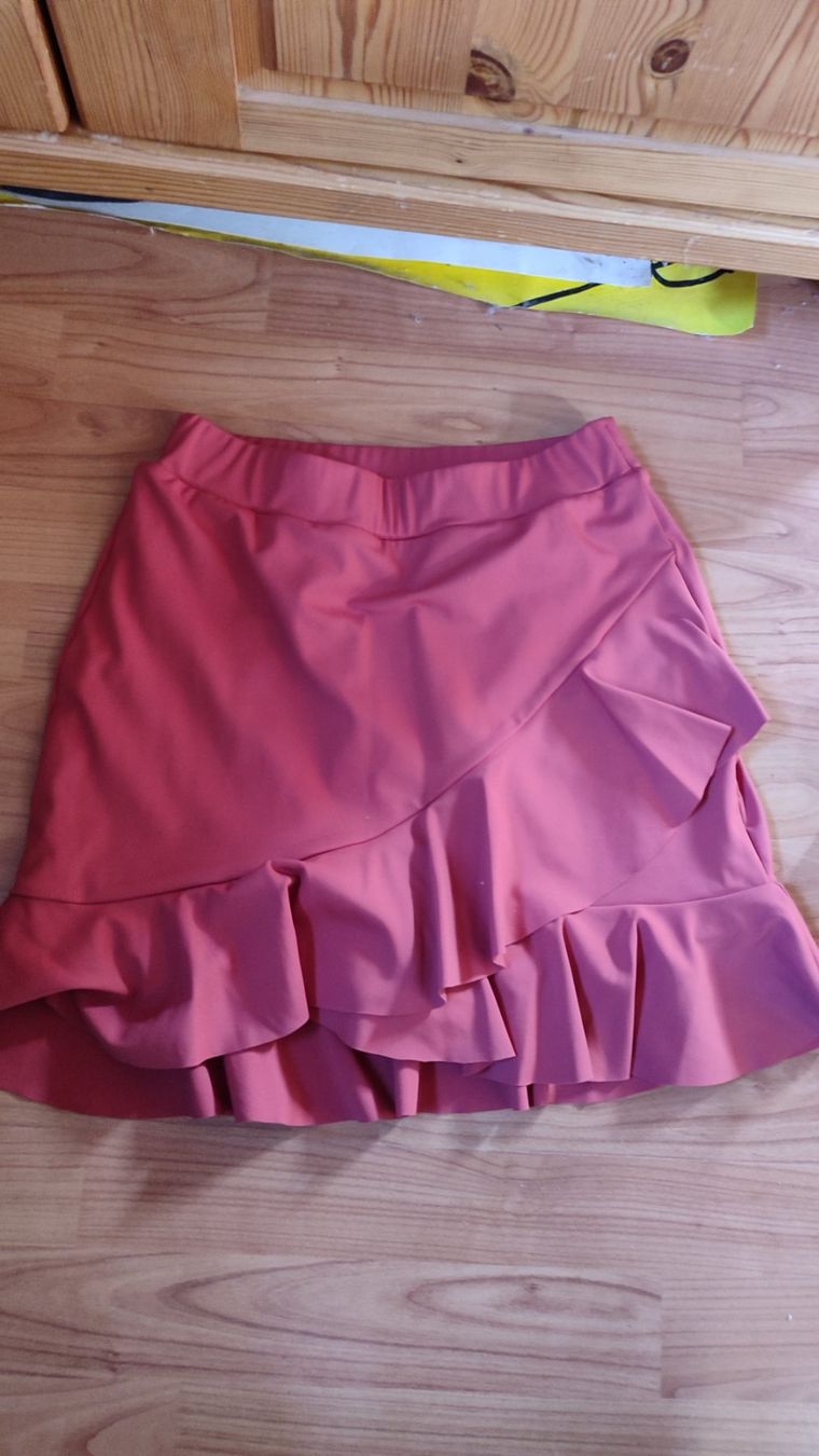 Zara Kleiderpakete: Jupe, Minirock, Gr. S-M, Neu! Set – Neu und originalverpackt aus Brüttisellen von nic_xm7s 6