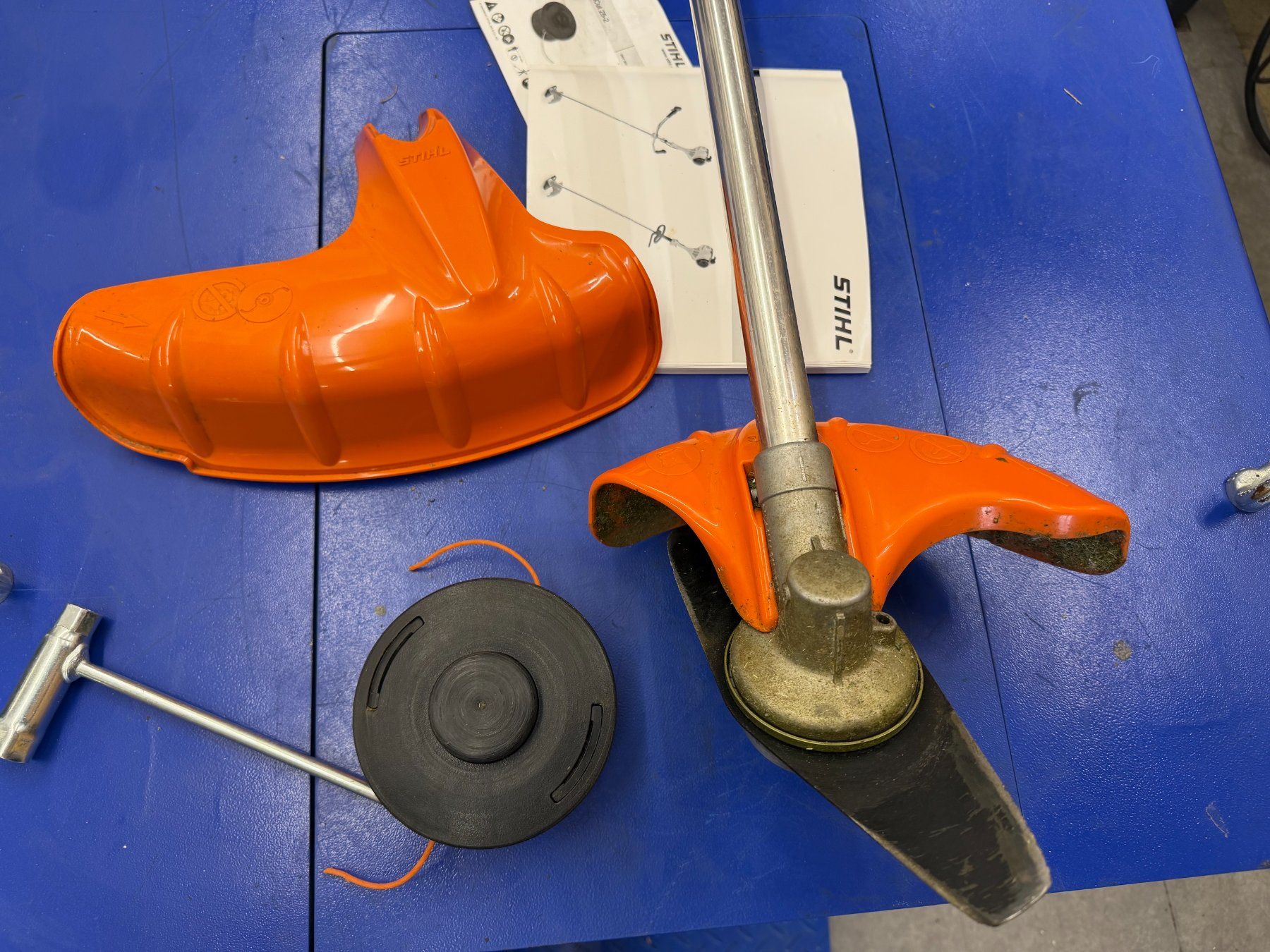 Stihl Toutes les machines: Stihl Freischneider FS 55 R – D'occasion à Sennhof par Flatron4 3