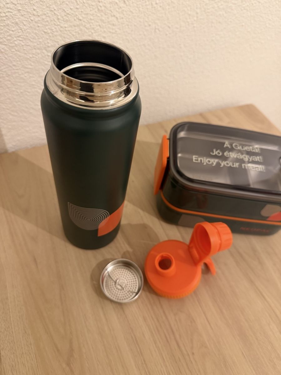 Recipients et similaires: Thermosflasche und Lunchbox neu – Neuf avec emballage d'origine à Gunten par starfish3 6