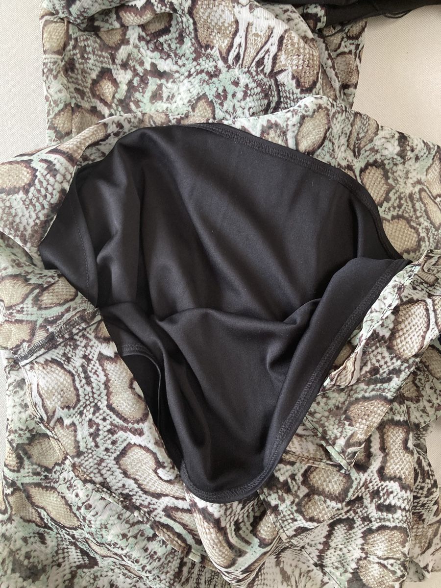 Robes: Dress – Neuf (Voir description) à Perroy par san_jxr8 4