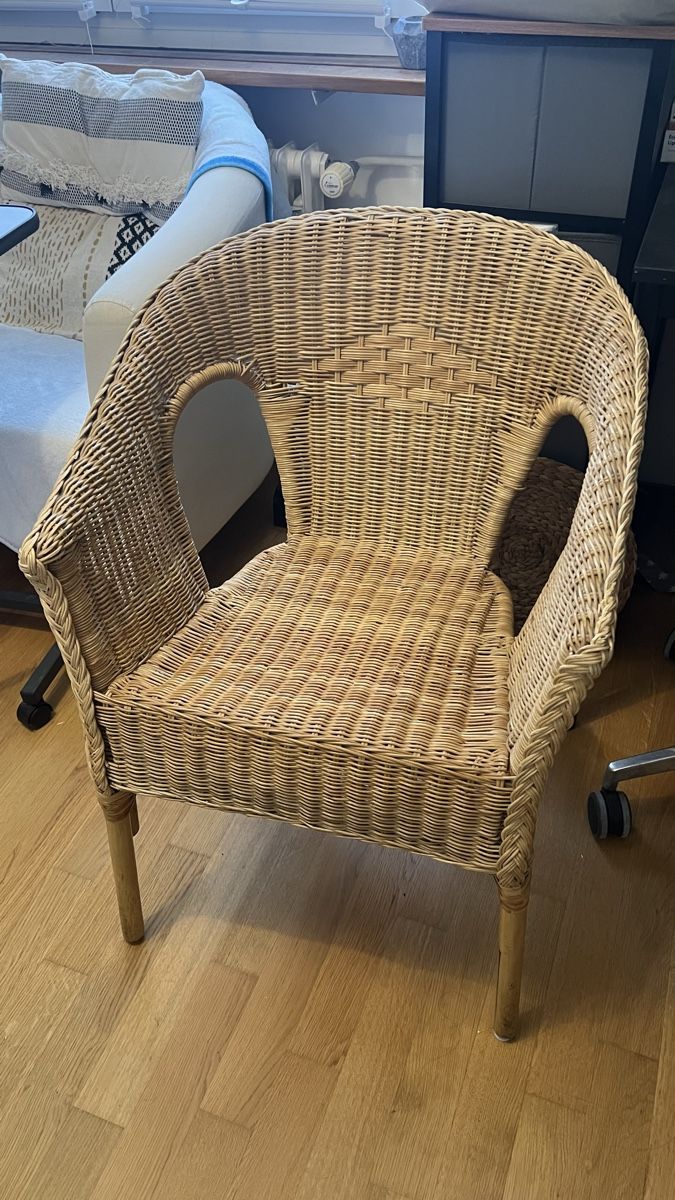 Ikea Poltrone: IKEA AGEN Rattansessel - Top Zustand! – Usato da Zürich venduto da xsy_s55s 1