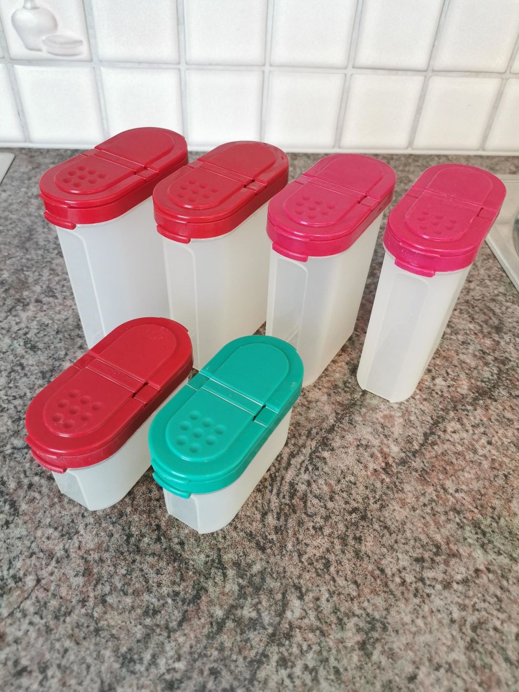 Tupperware Recipients et similaires: Tupperware Gewürzstreuer - Top – D'occasion à Birsfelden par mel_ndx7