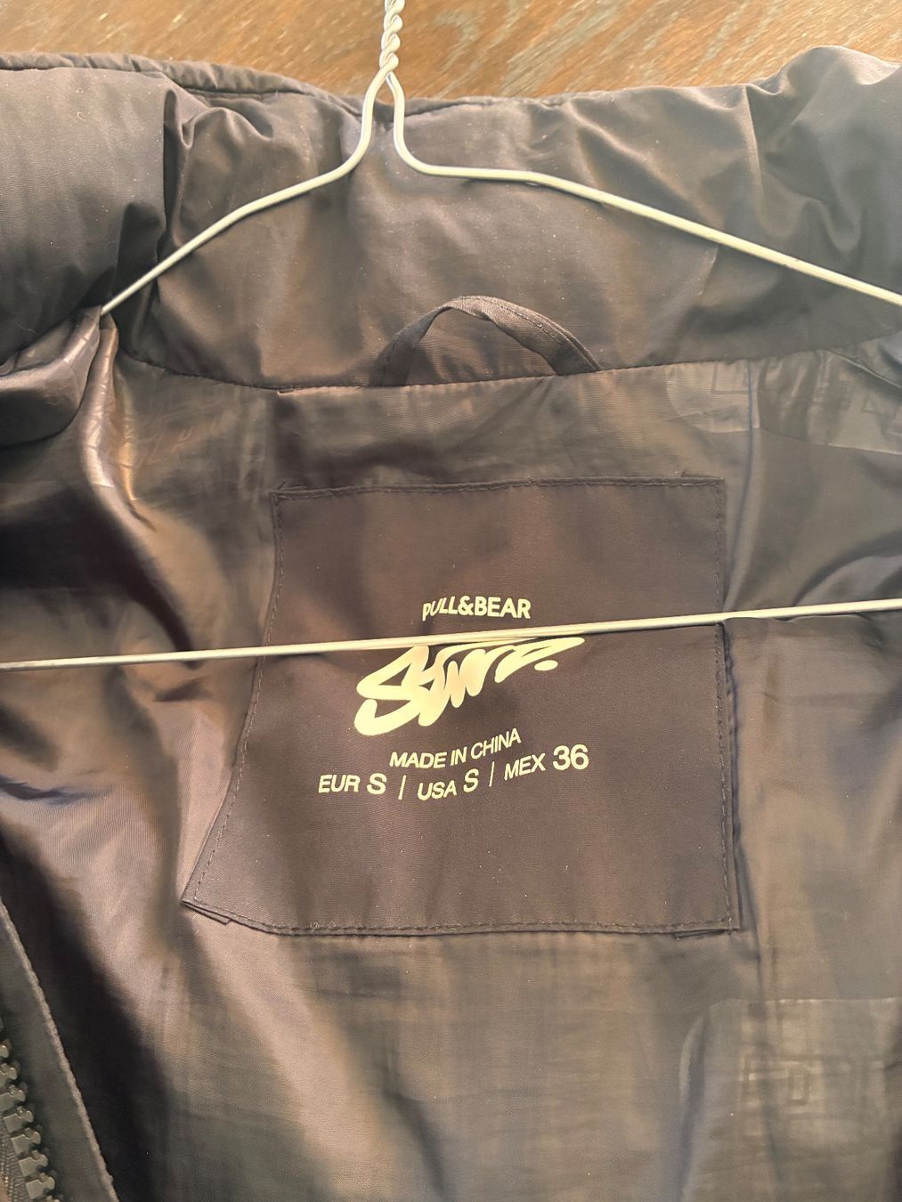 Pull&Bear Jacken: Veste doudoune Pull&Bear noir taille S petit défaut – Gebraucht aus Mies von pulrichg 2