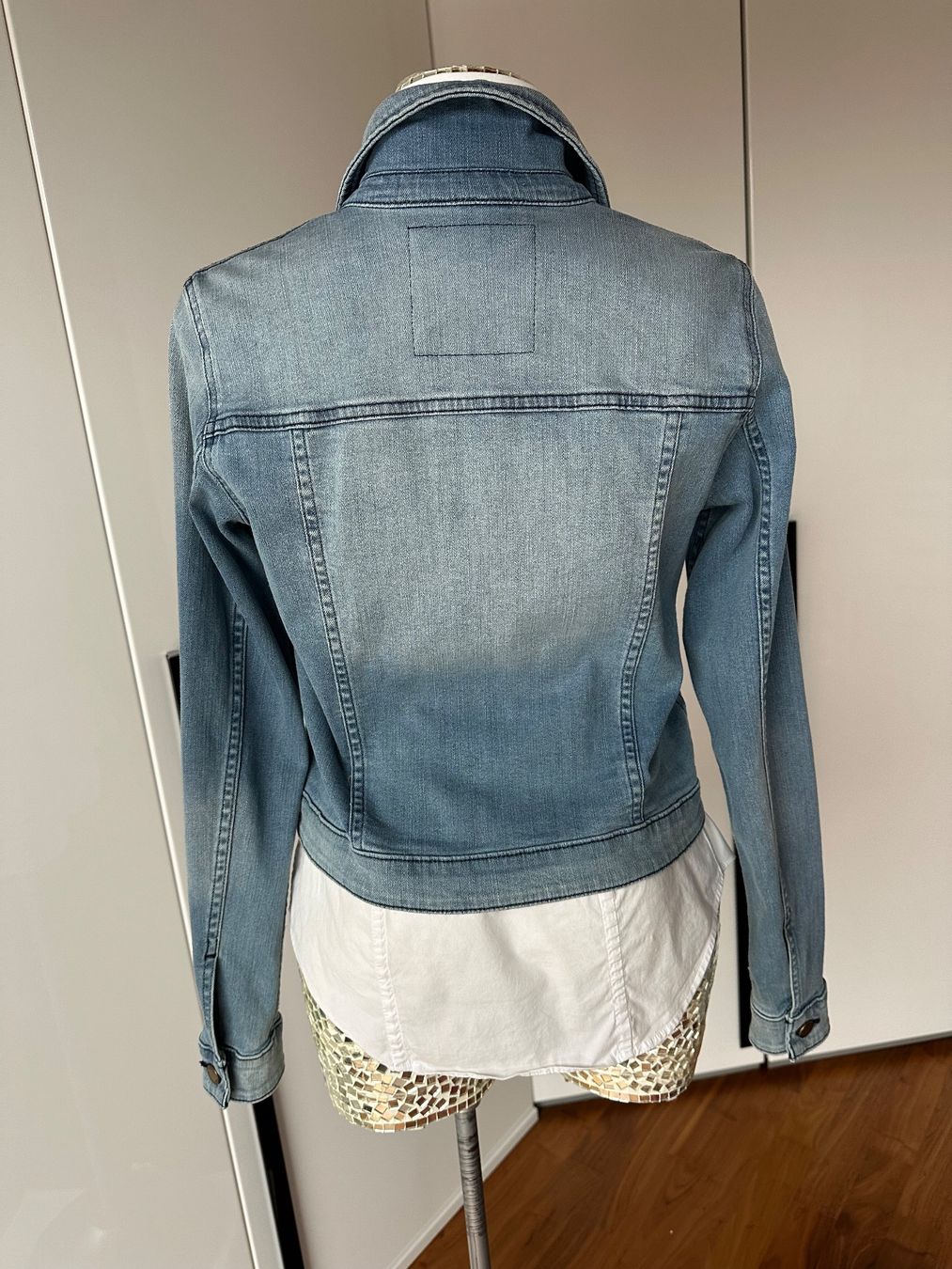 Michael Kors Giacche: Giacca di jeans Michael Kors – Nuovo (secondo la descrizione) da Castel San Pietro venduto da Moregi 1