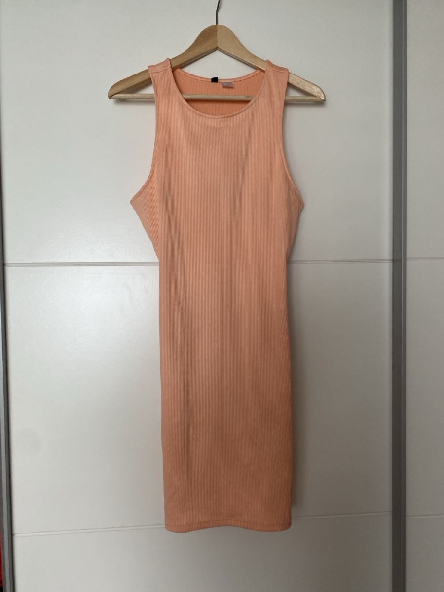 H&M Robes: Rippkleid Grösse L – D'occasion à Alpnach Dorf par melbb